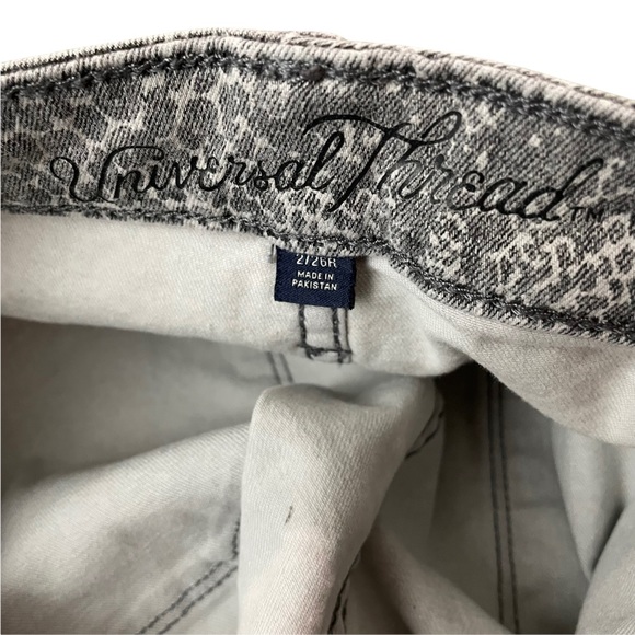 Universal Thread jeans size 2/26 R - Picture 8 of 11
